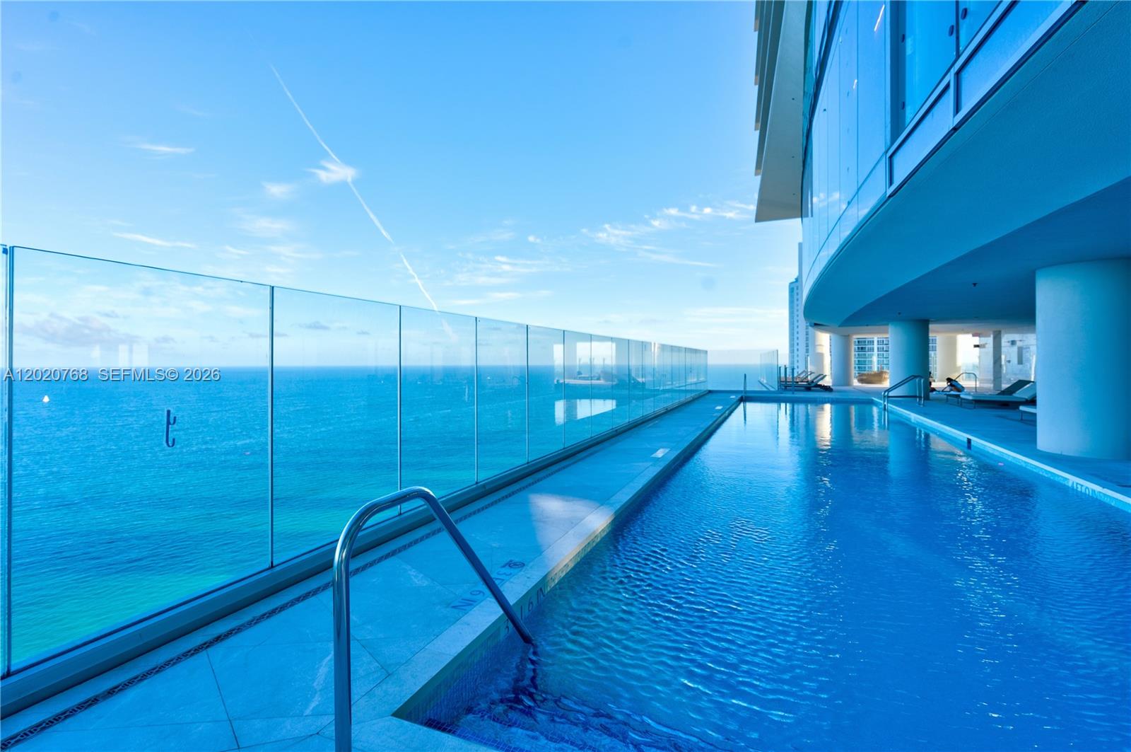 Turnberry Ocean Club - Residential