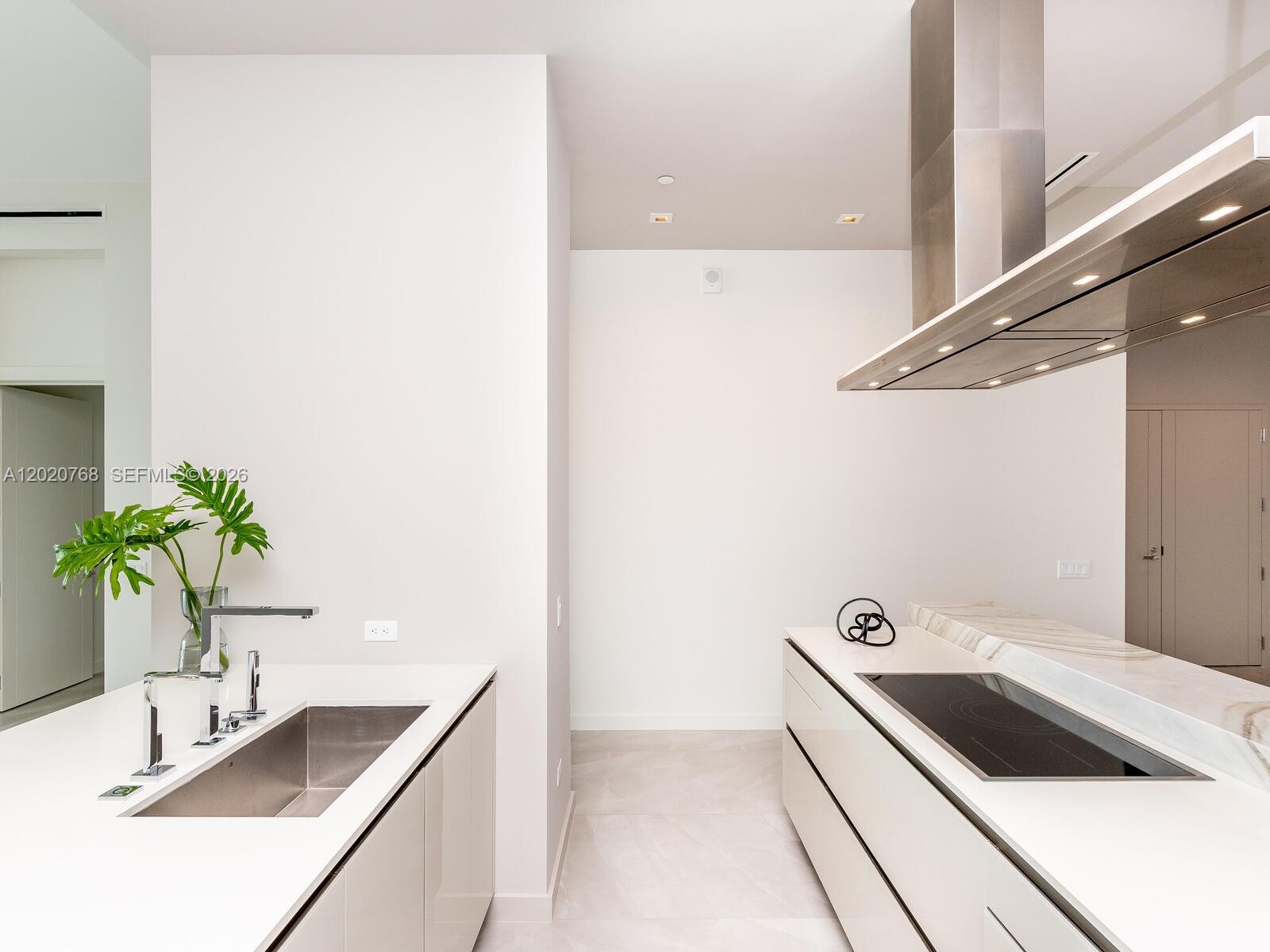 Turnberry Ocean Club - Residential