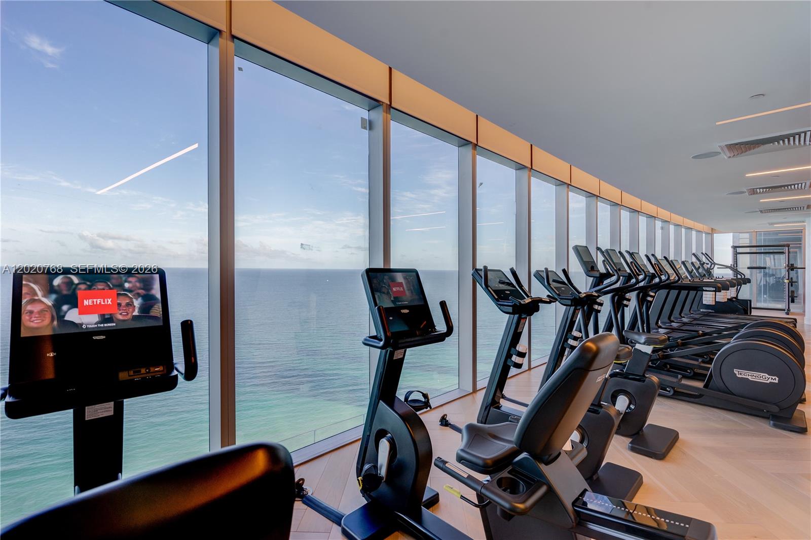 Turnberry Ocean Club - Residential