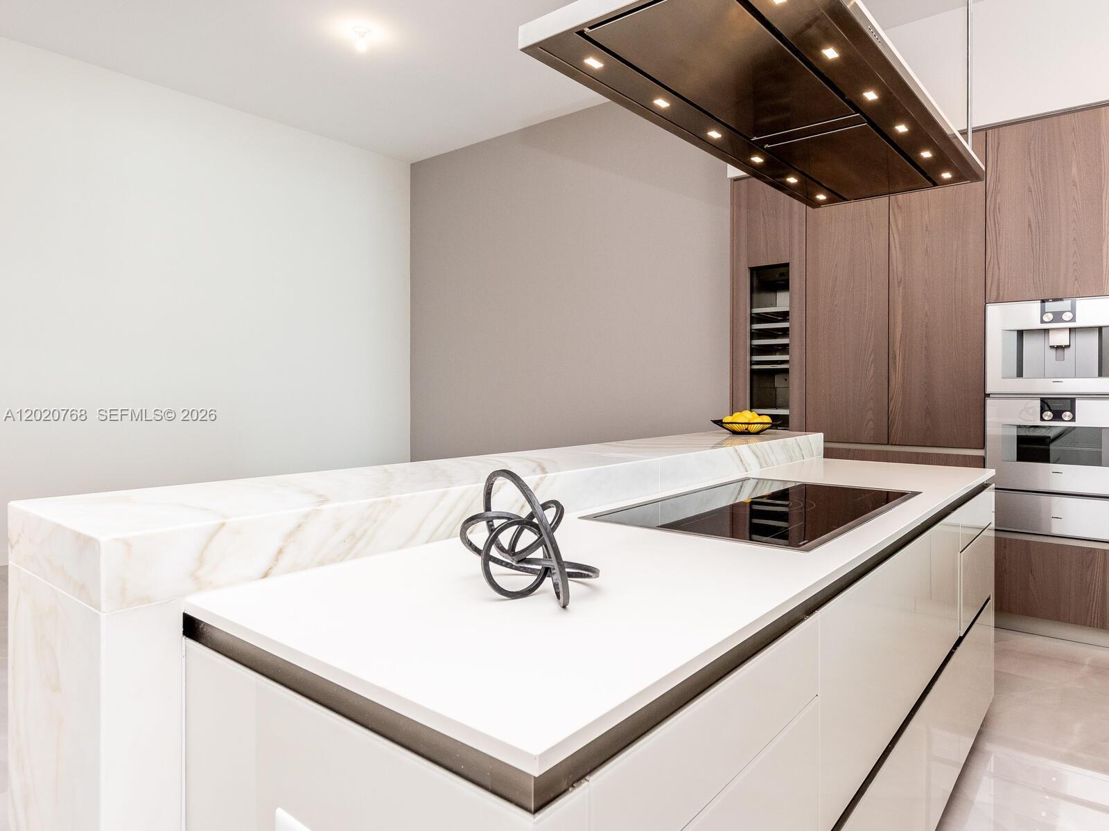 Turnberry Ocean Club - Residential