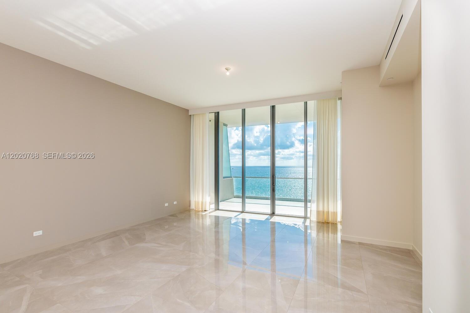 Turnberry Ocean Club - Residential