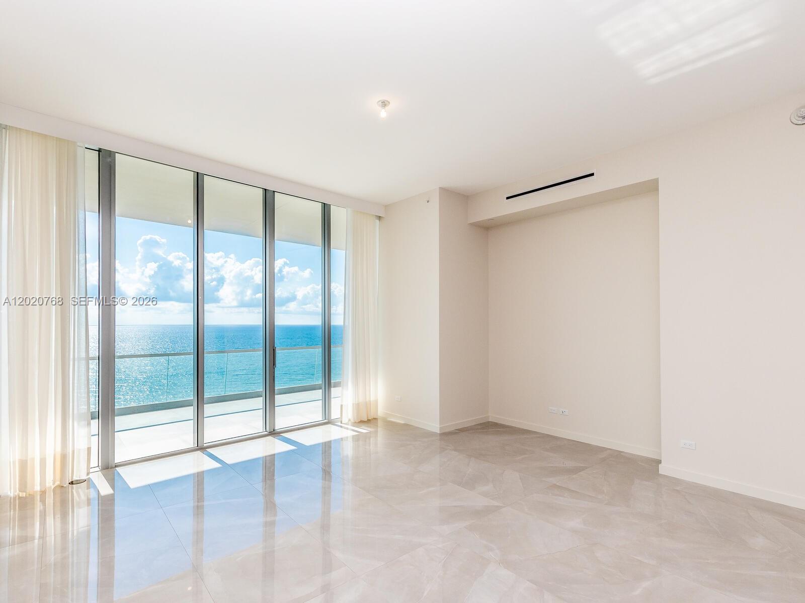 Turnberry Ocean Club - Residential