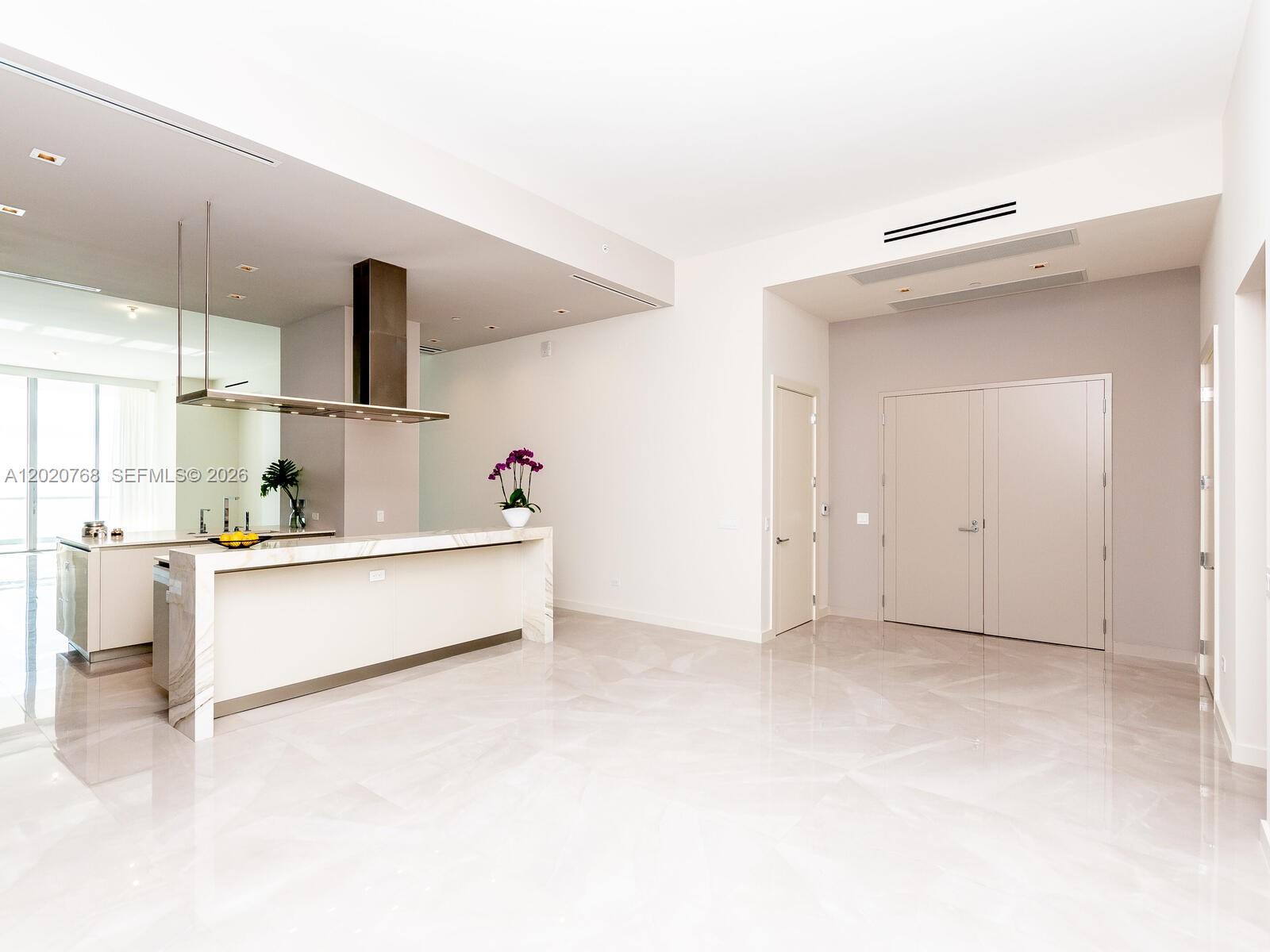 Turnberry Ocean Club - Residential