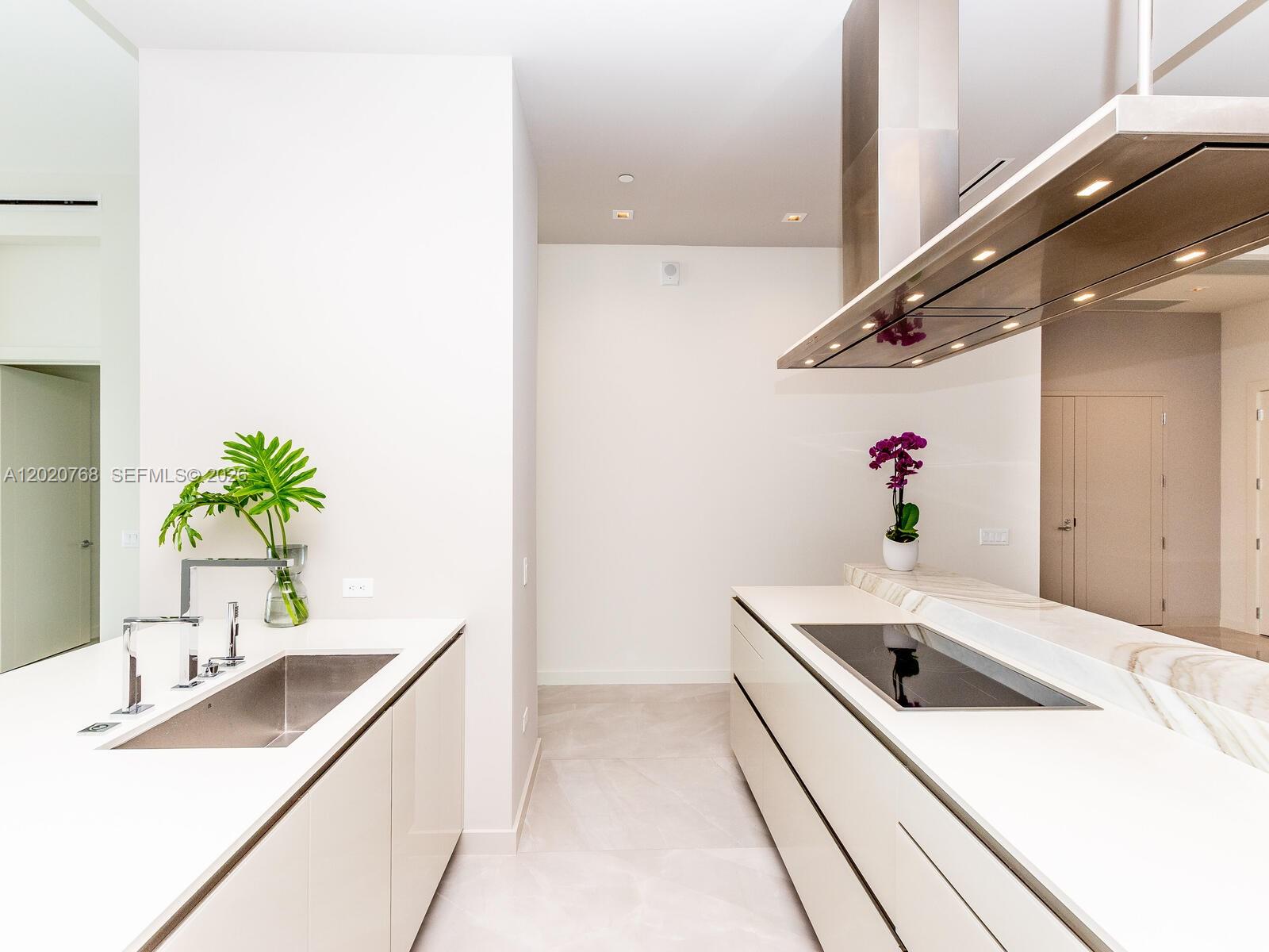 Turnberry Ocean Club - Residential
