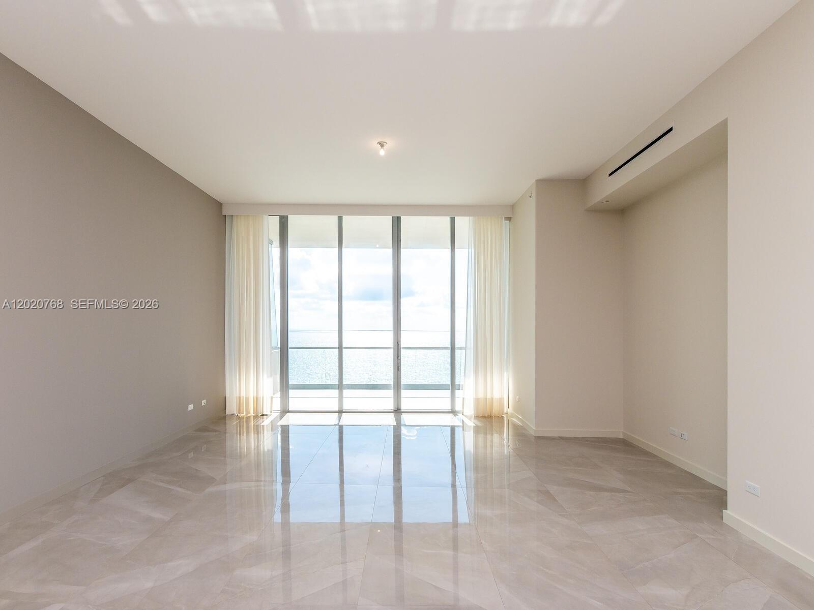Turnberry Ocean Club - Residential