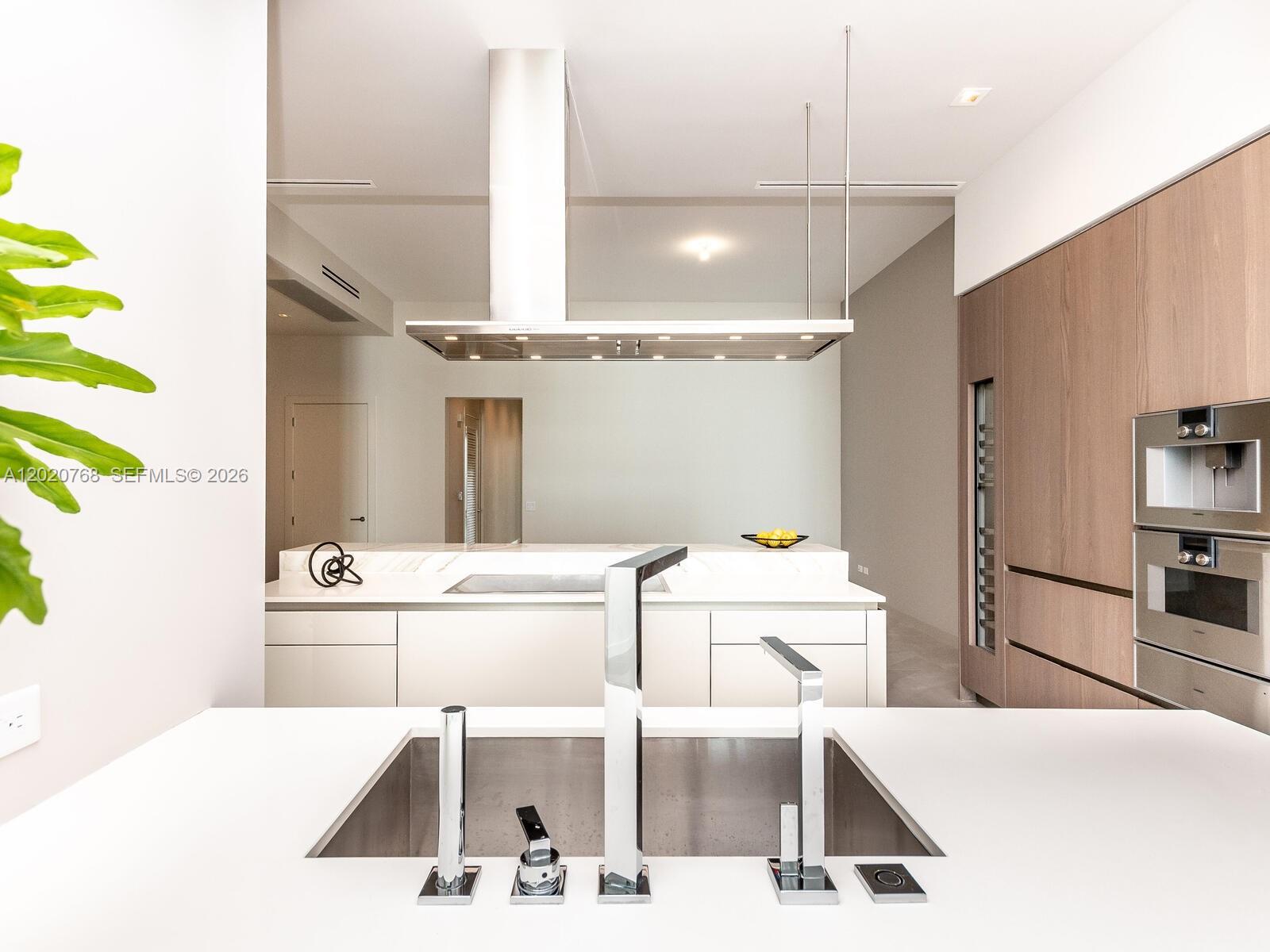 Turnberry Ocean Club - Residential
