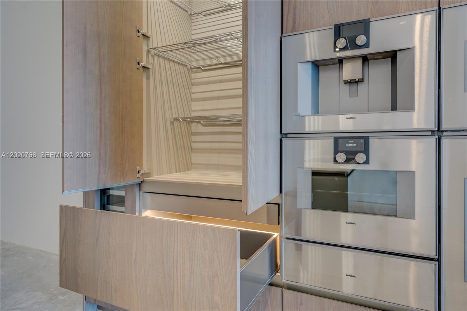 Turnberry Ocean Club - Residential