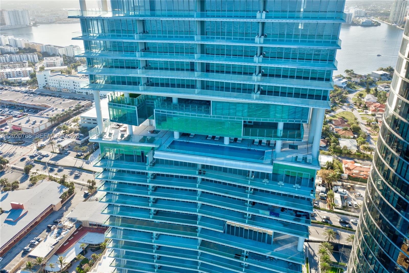Turnberry Ocean Club - Residential