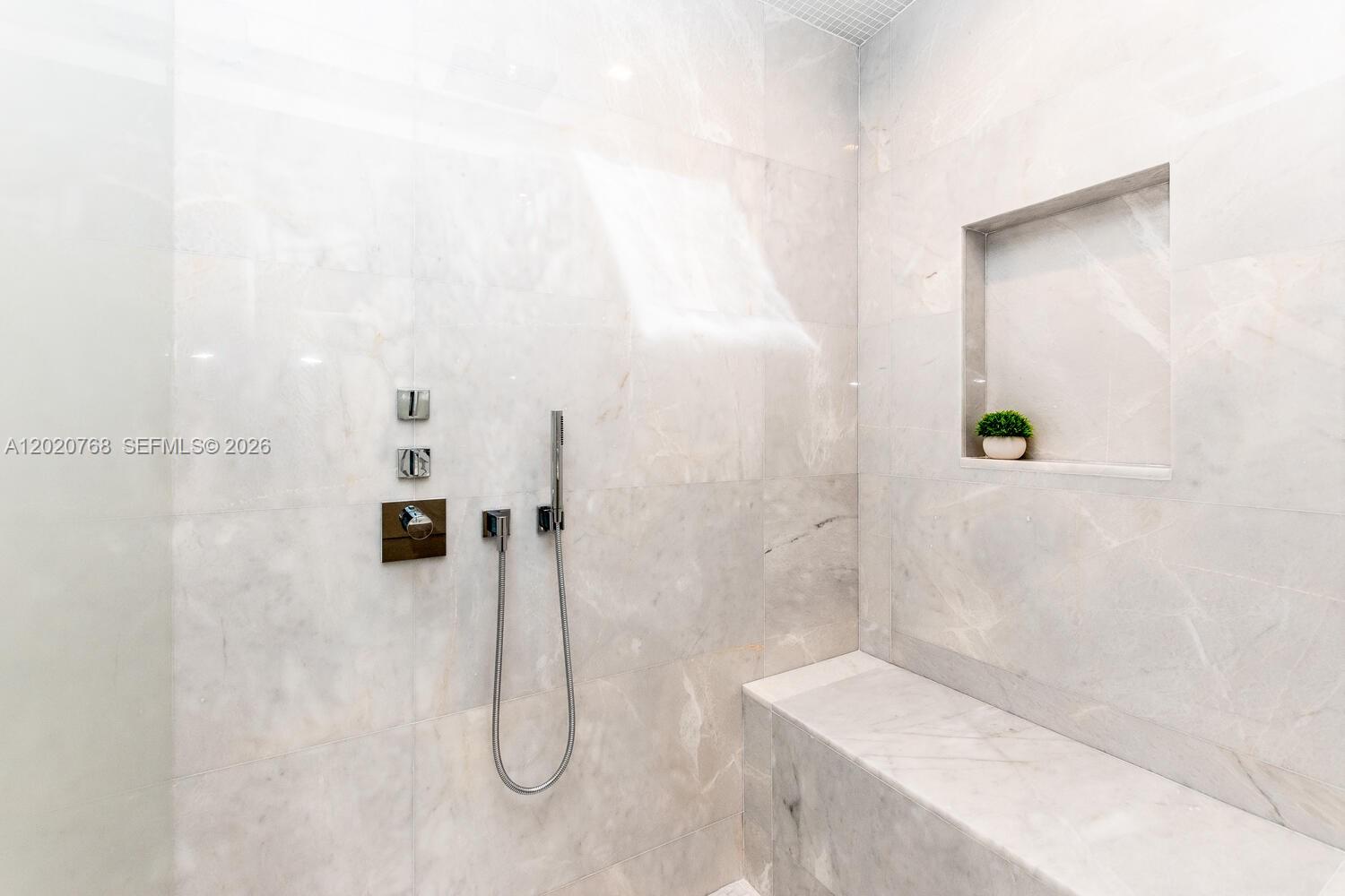 Turnberry Ocean Club - Residential