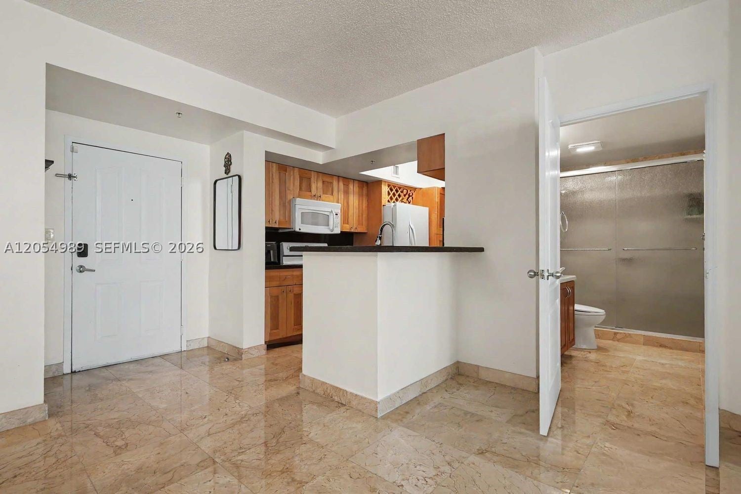 5085 NW 7th St 906