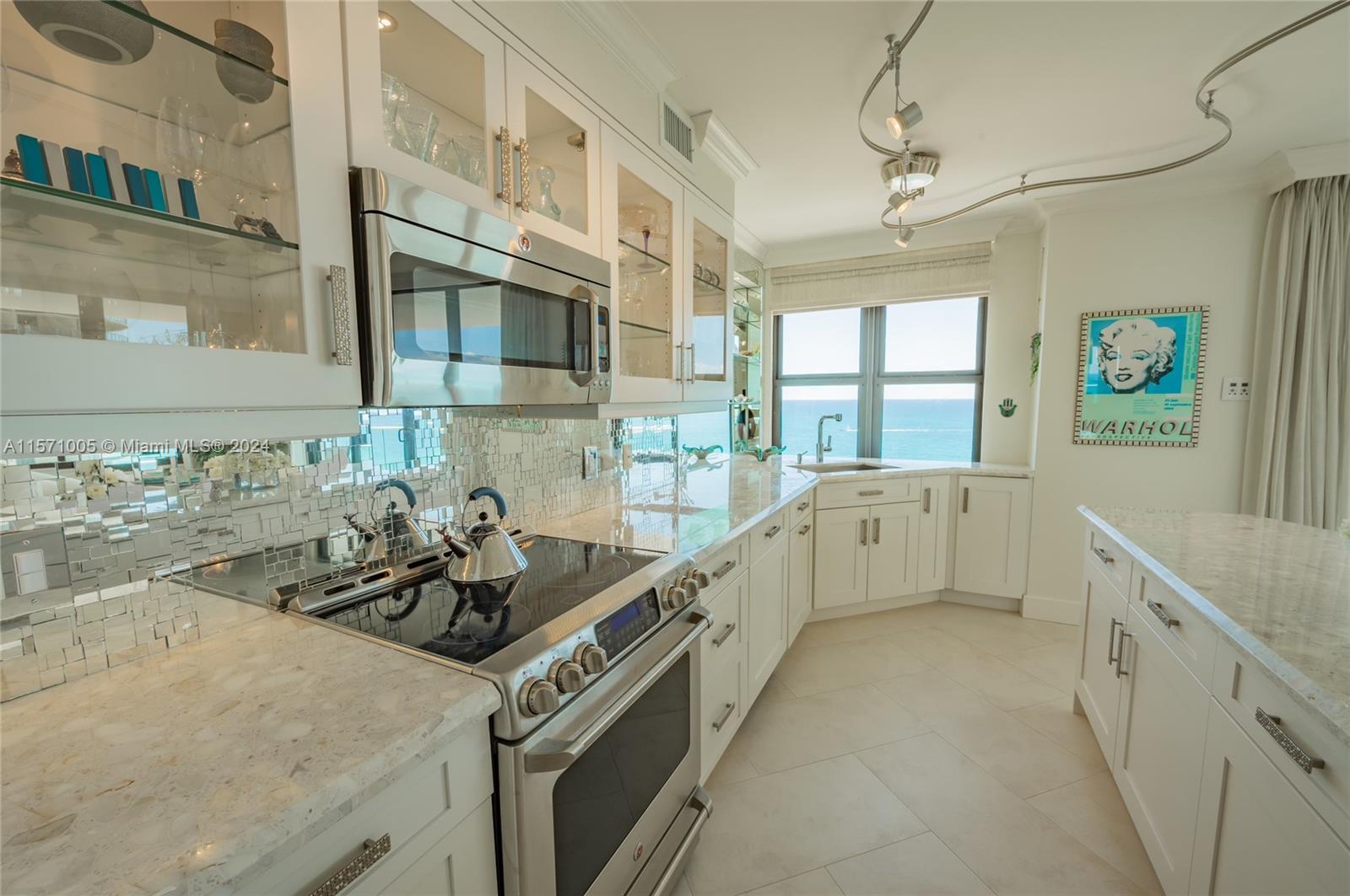 BALMORAL CONDO - Residential