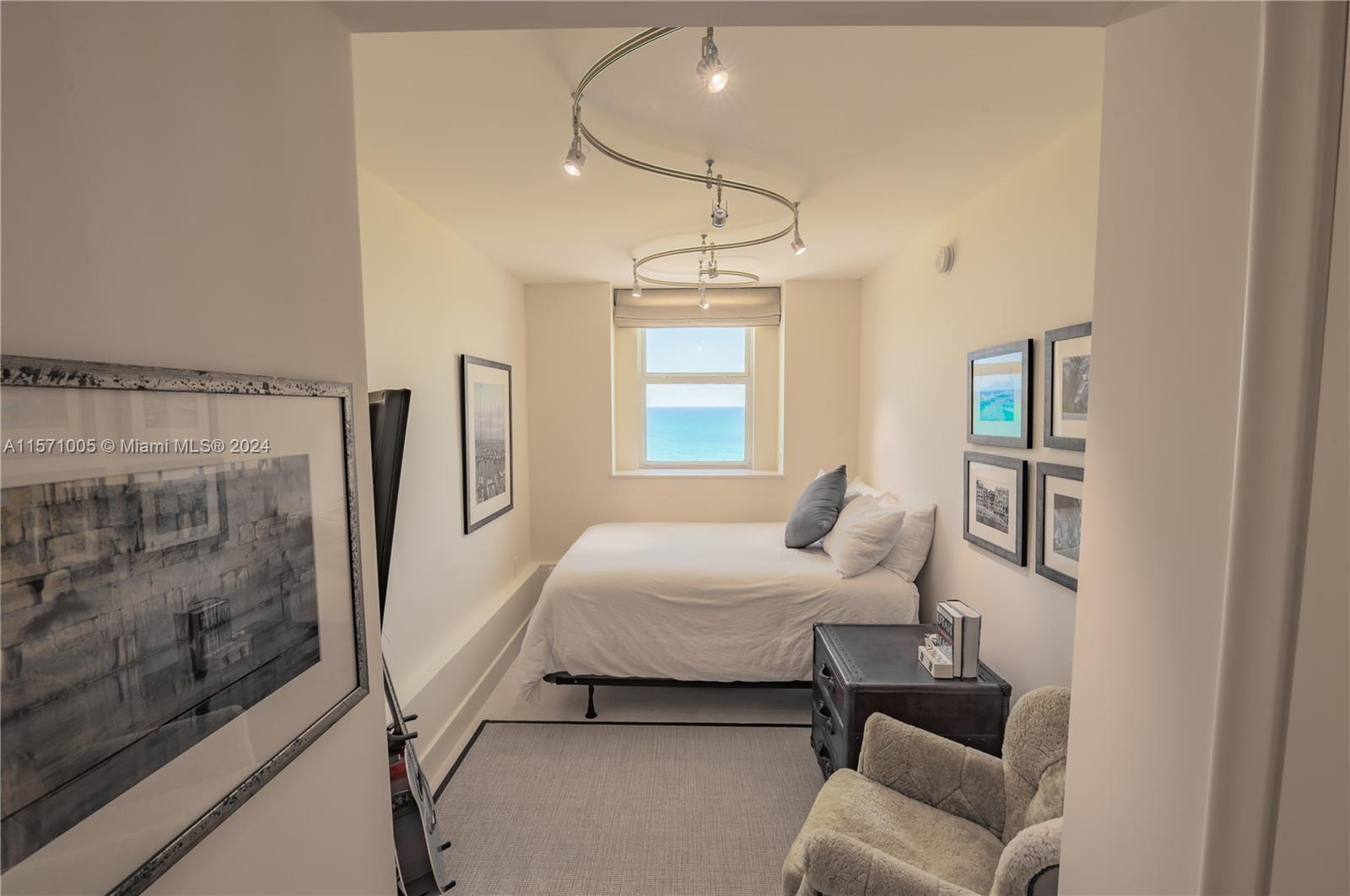 BALMORAL CONDO - Residential