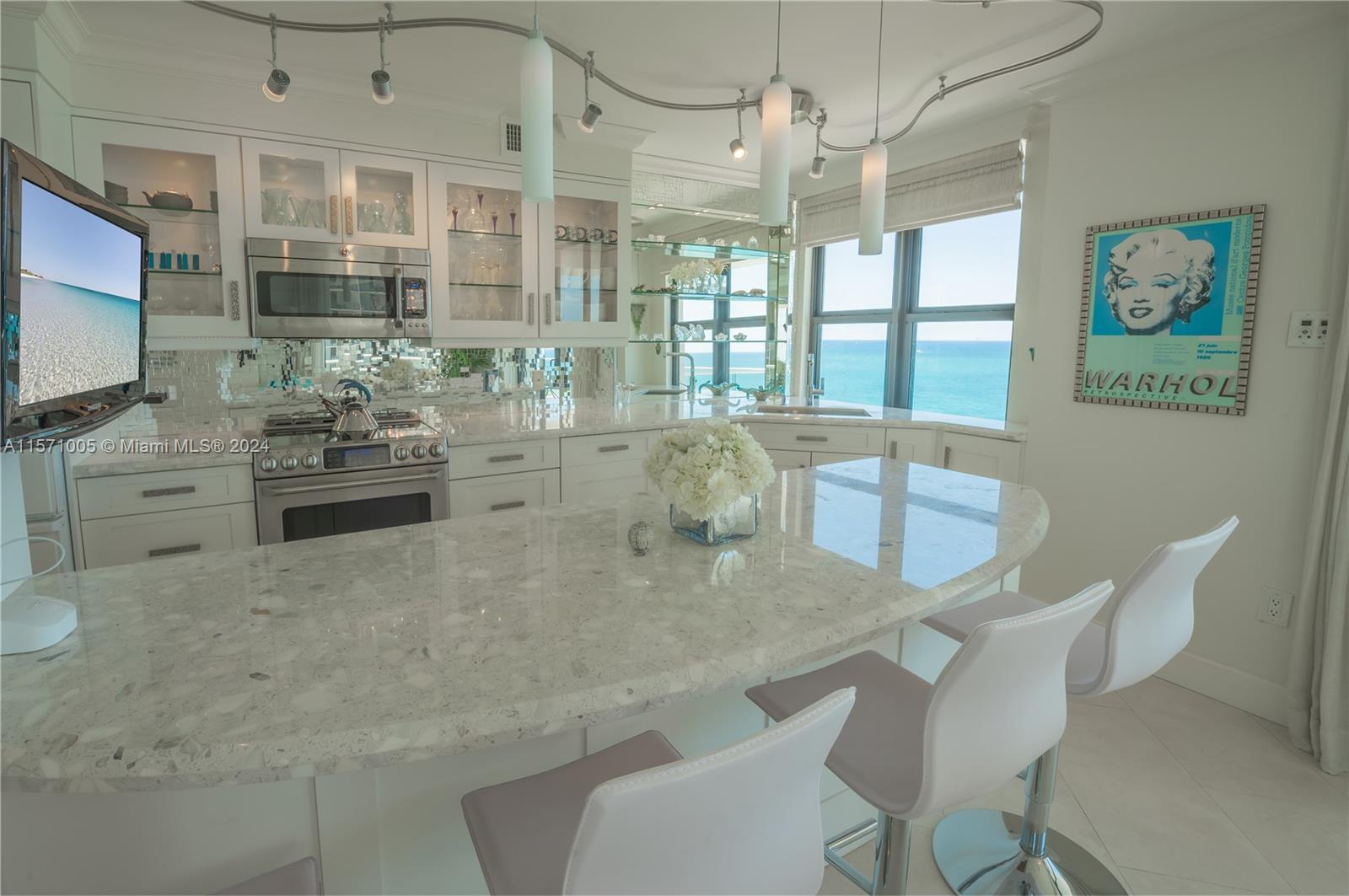 BALMORAL CONDO - Residential