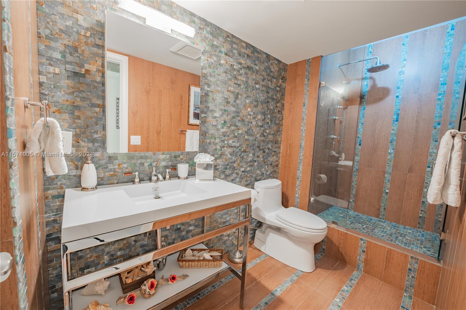 BALMORAL CONDO - Residential