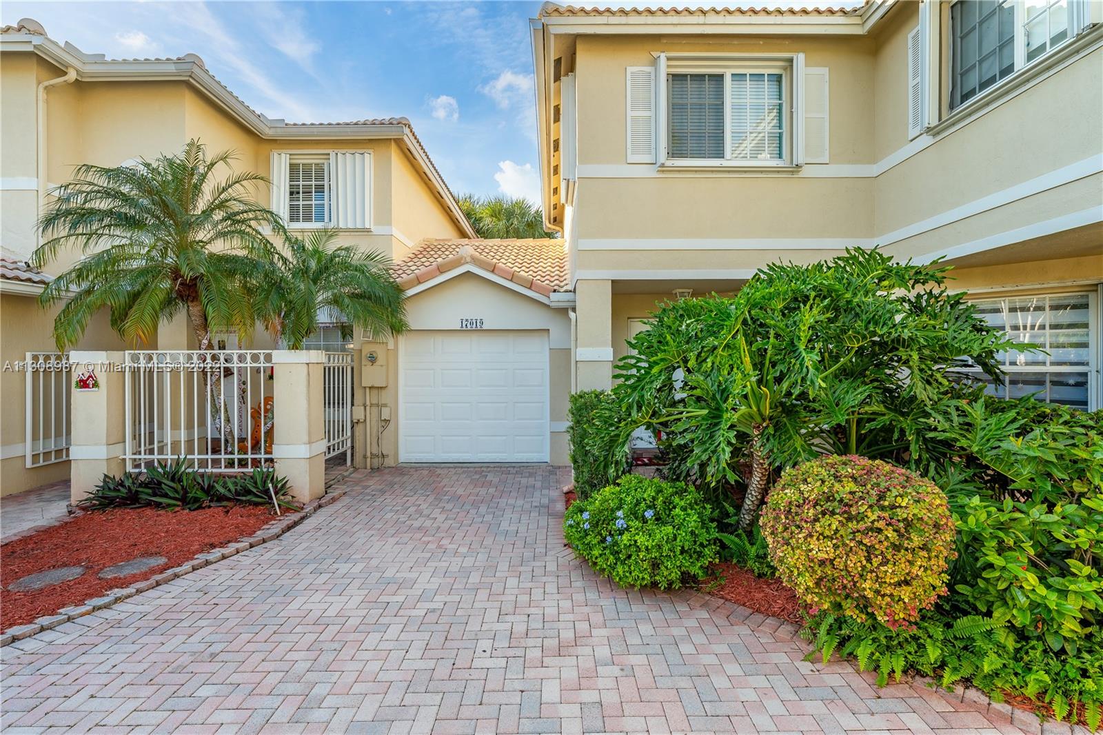 PEMBROKE ISLES 1 - Residential Lease