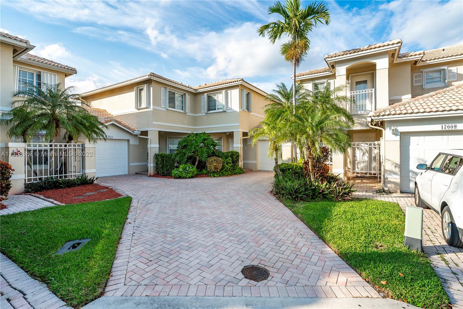 PEMBROKE ISLES 1 - Residential Lease