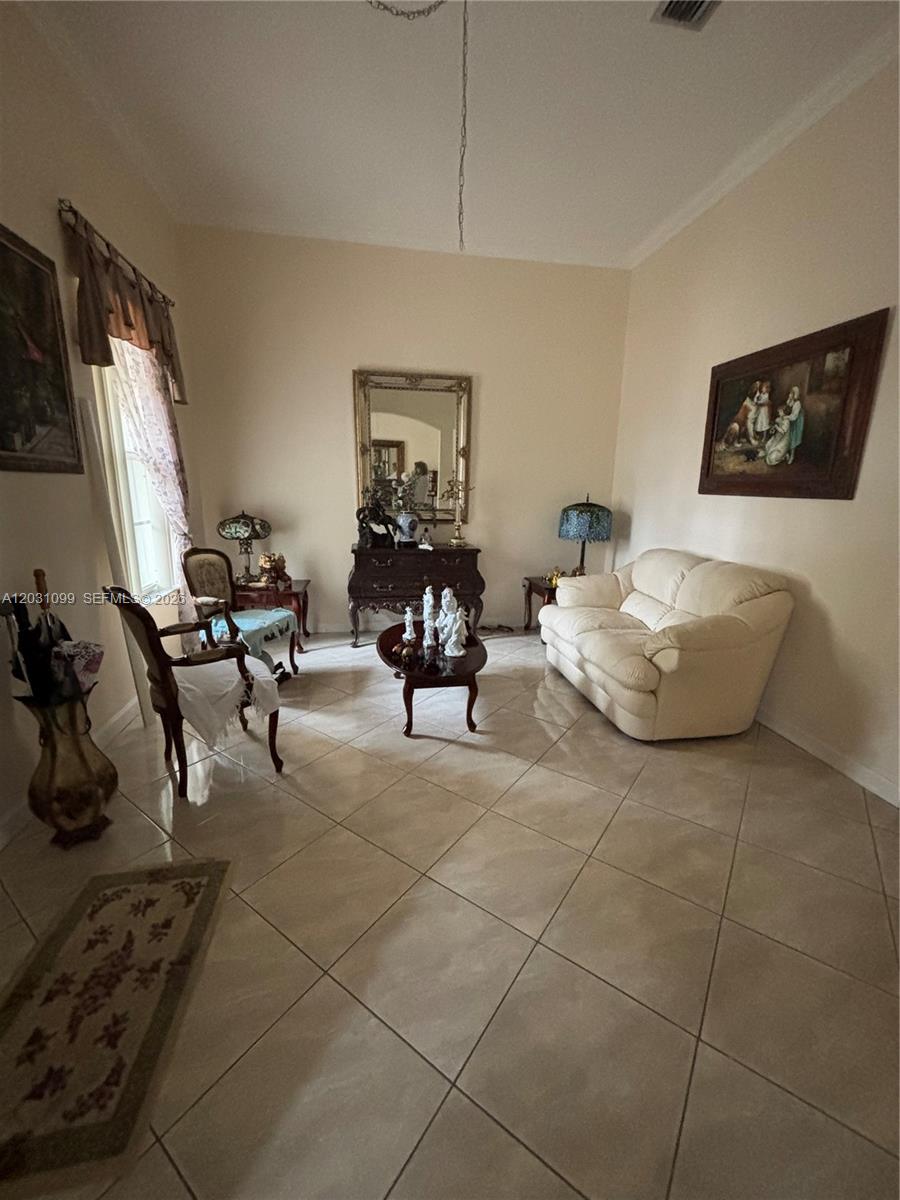 2103 NE 38th Rd
