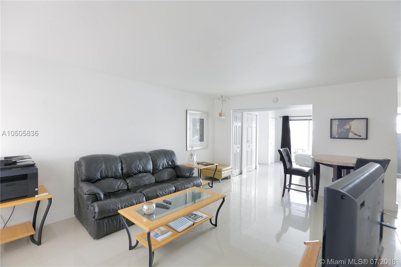 BAYSHORE YACHT & TENNIS C - Residential