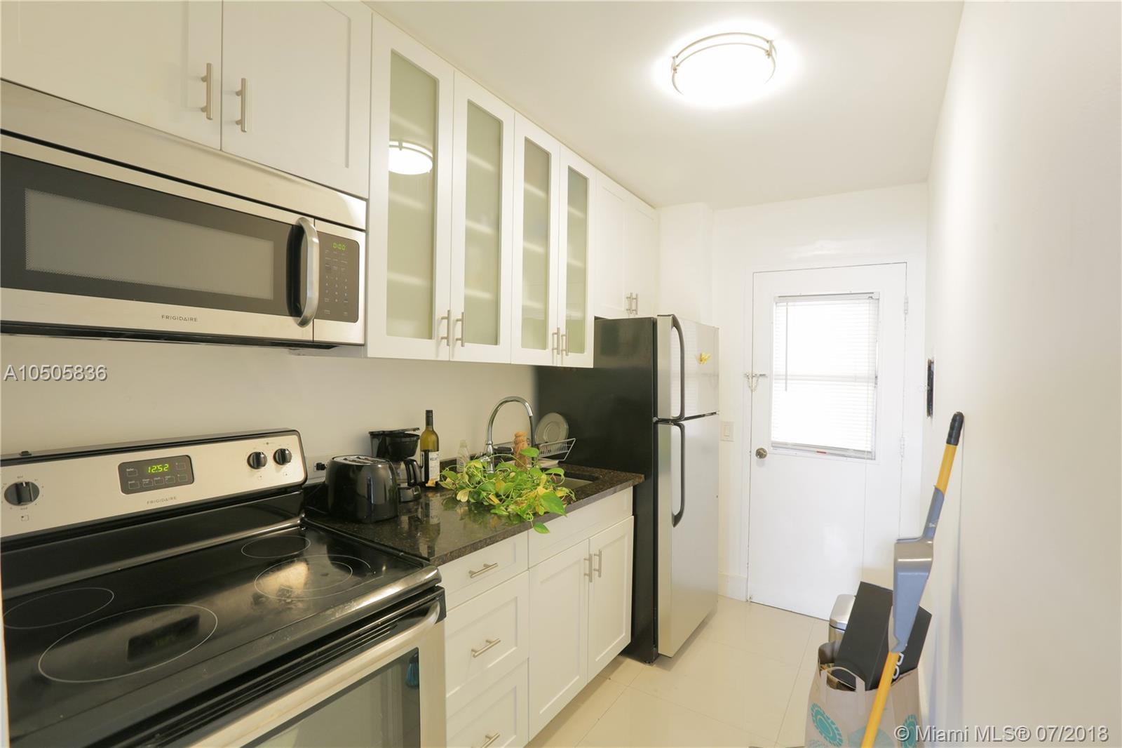 BAYSHORE YACHT & TENNIS C - Residential