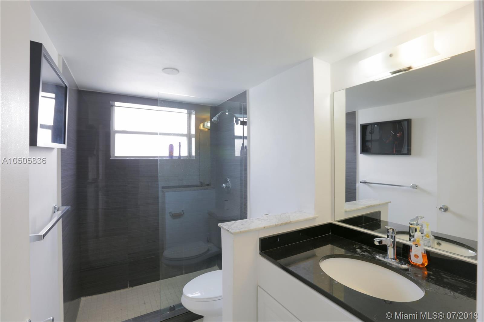 BAYSHORE YACHT & TENNIS C - Residential