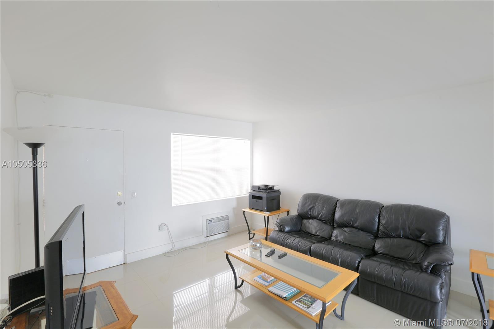 BAYSHORE YACHT & TENNIS C - Residential