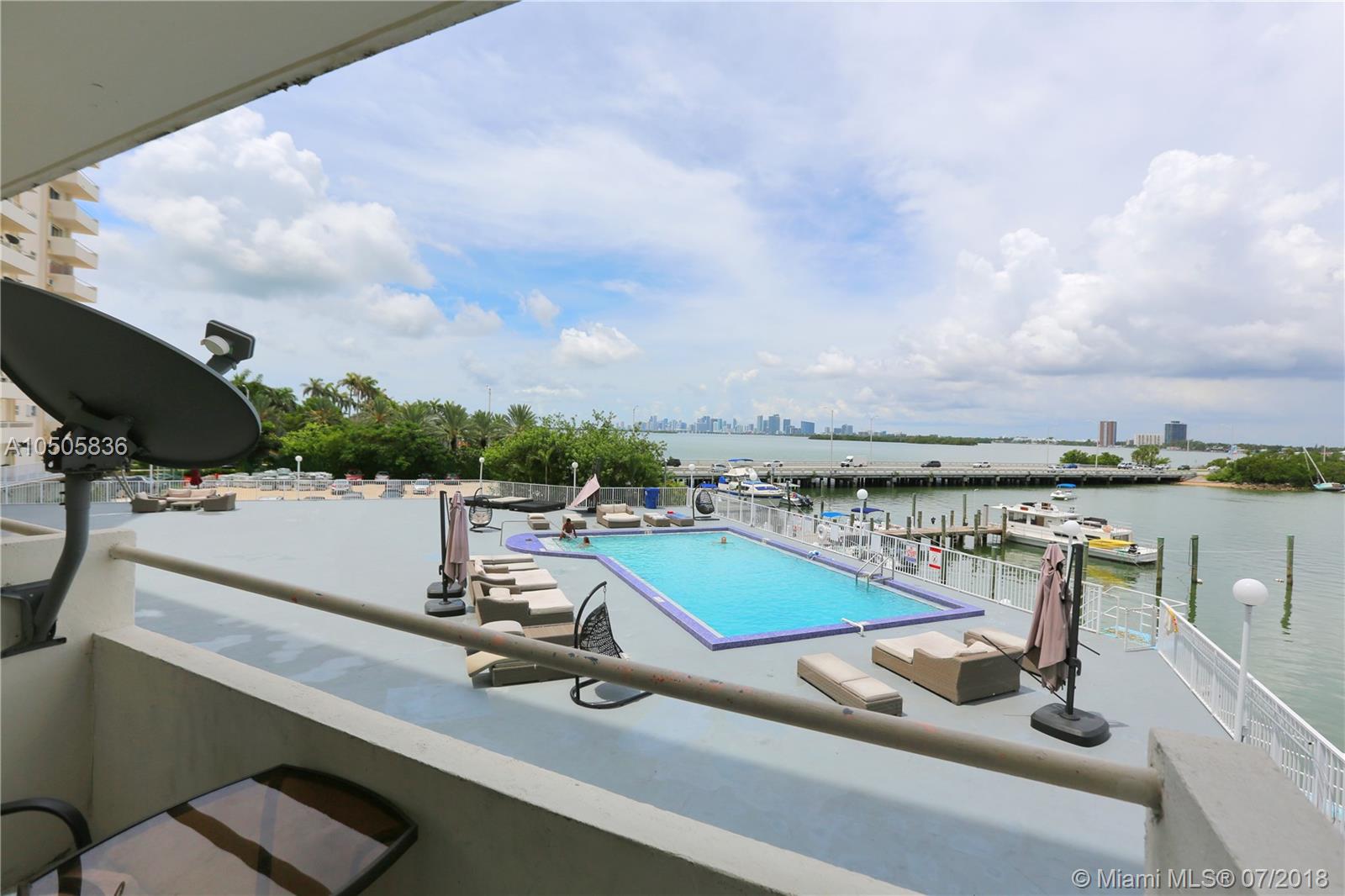 BAYSHORE YACHT & TENNIS C - Residential