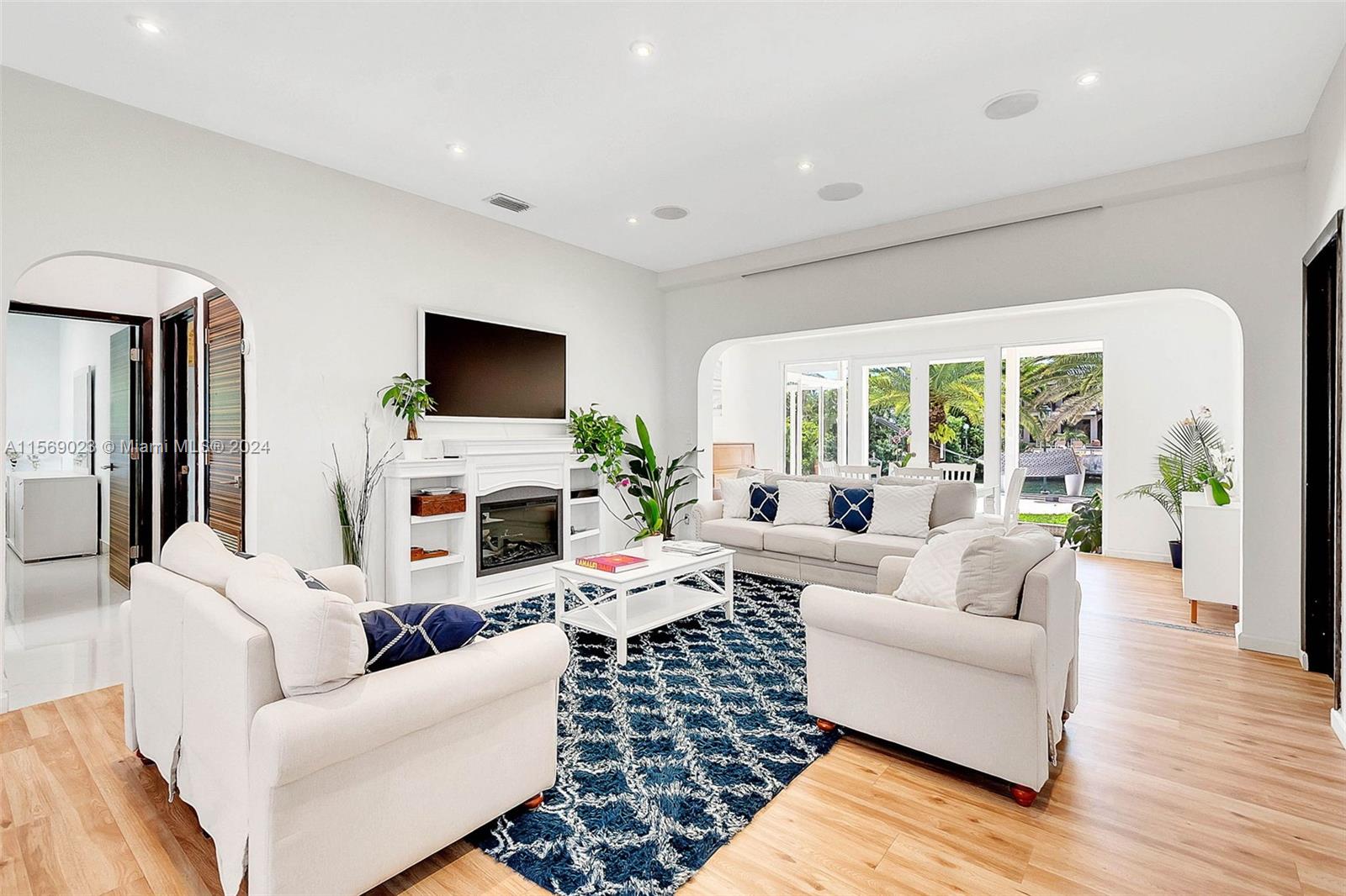 BISCAYNE POINT - Residential