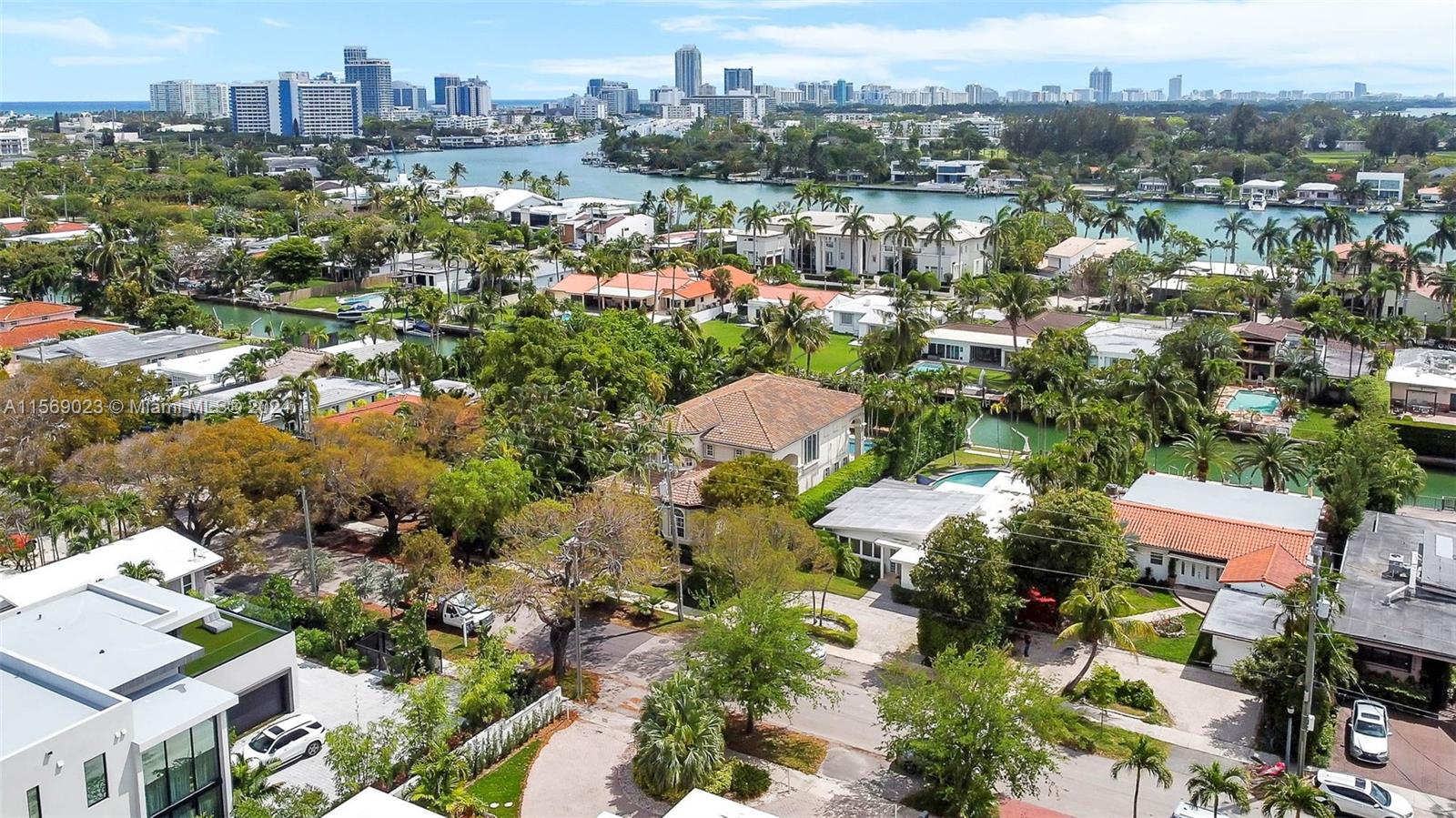 BISCAYNE POINT - Residential