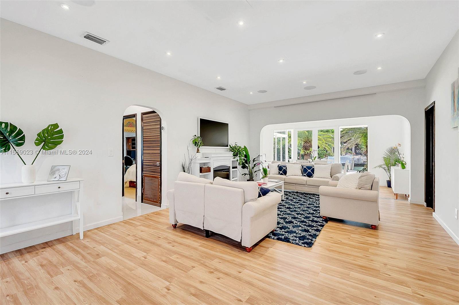 BISCAYNE POINT - Residential