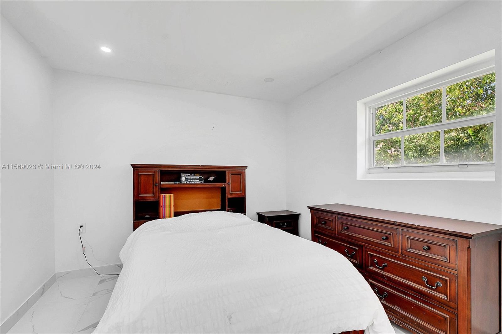 BISCAYNE POINT - Residential