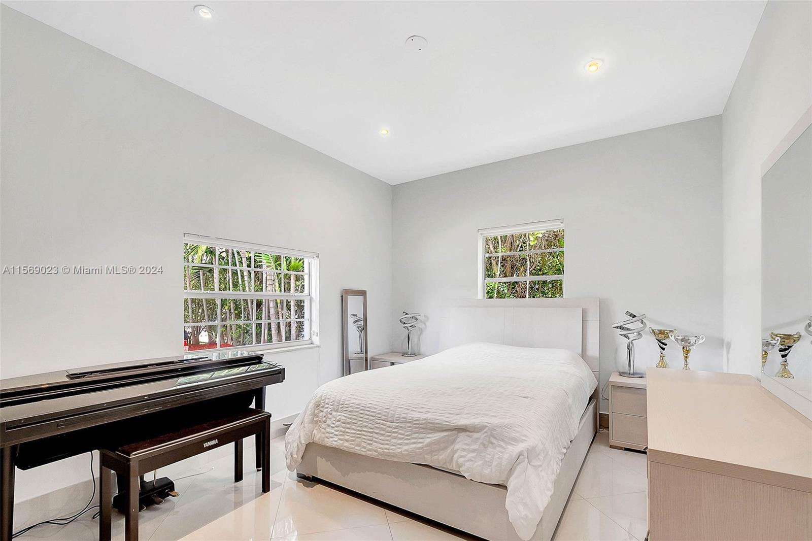 BISCAYNE POINT - Residential