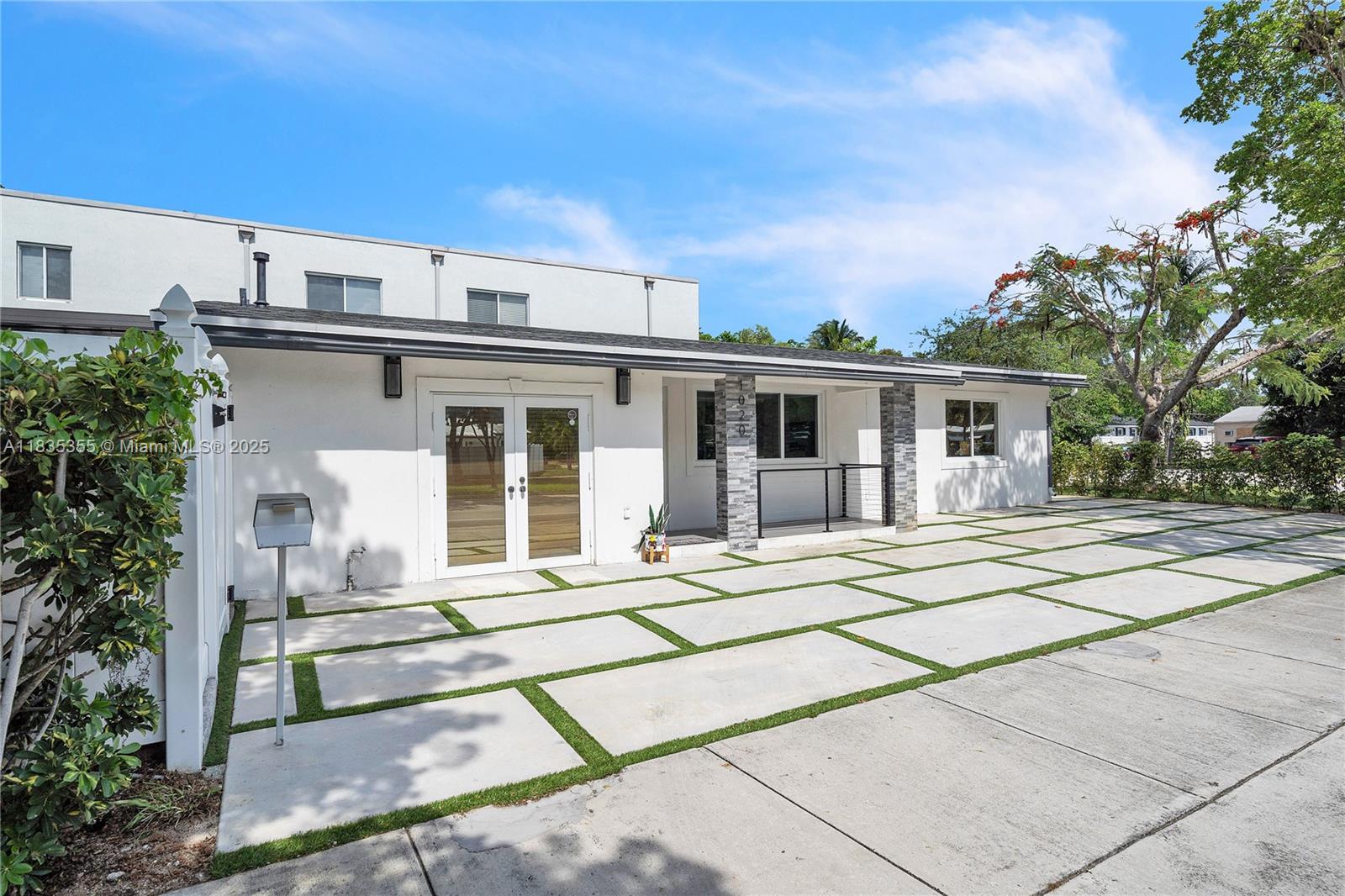 LAUDERDALE - Residential