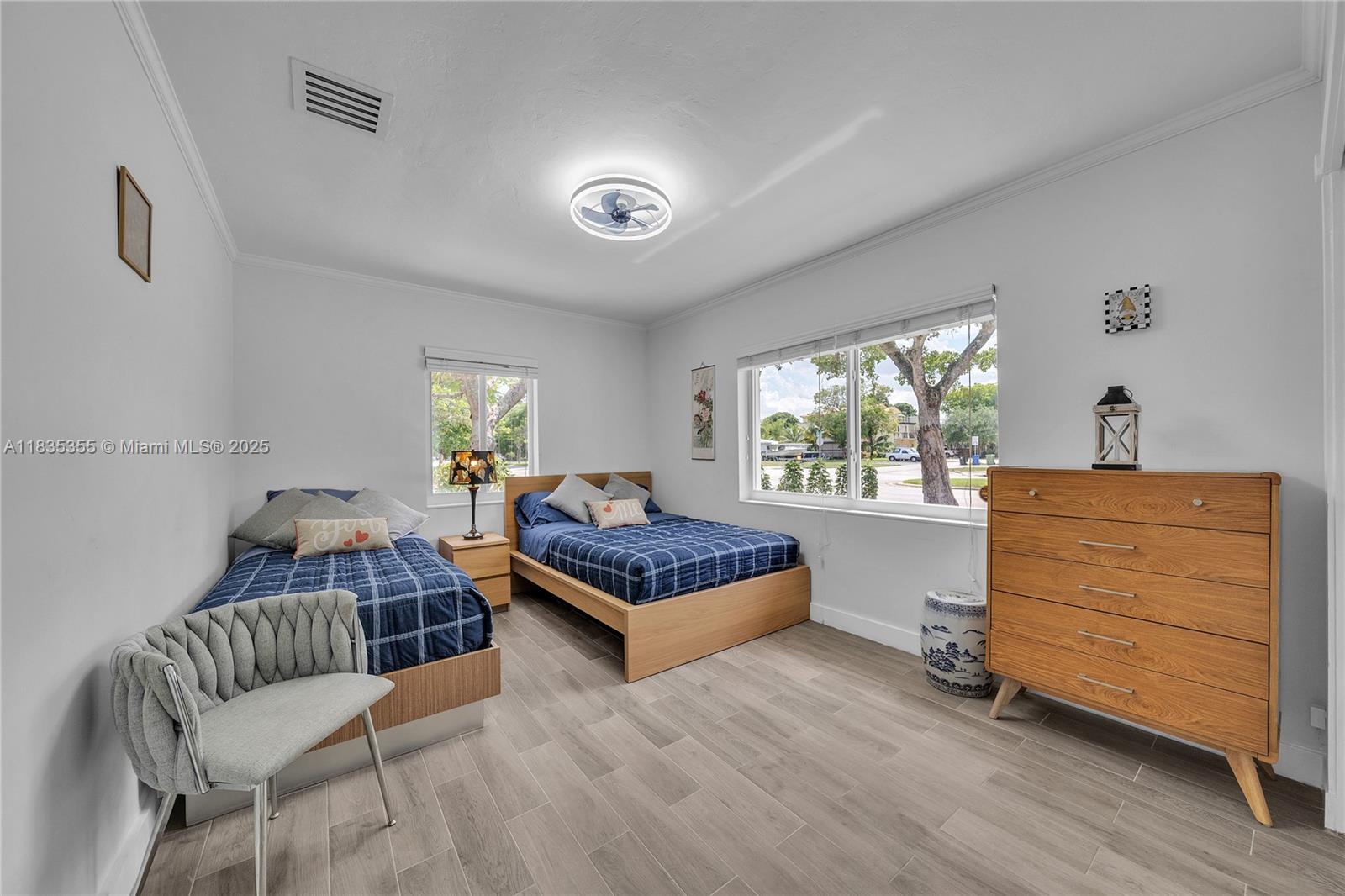 LAUDERDALE - Residential