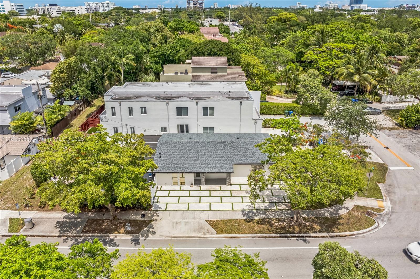 LAUDERDALE - Residential