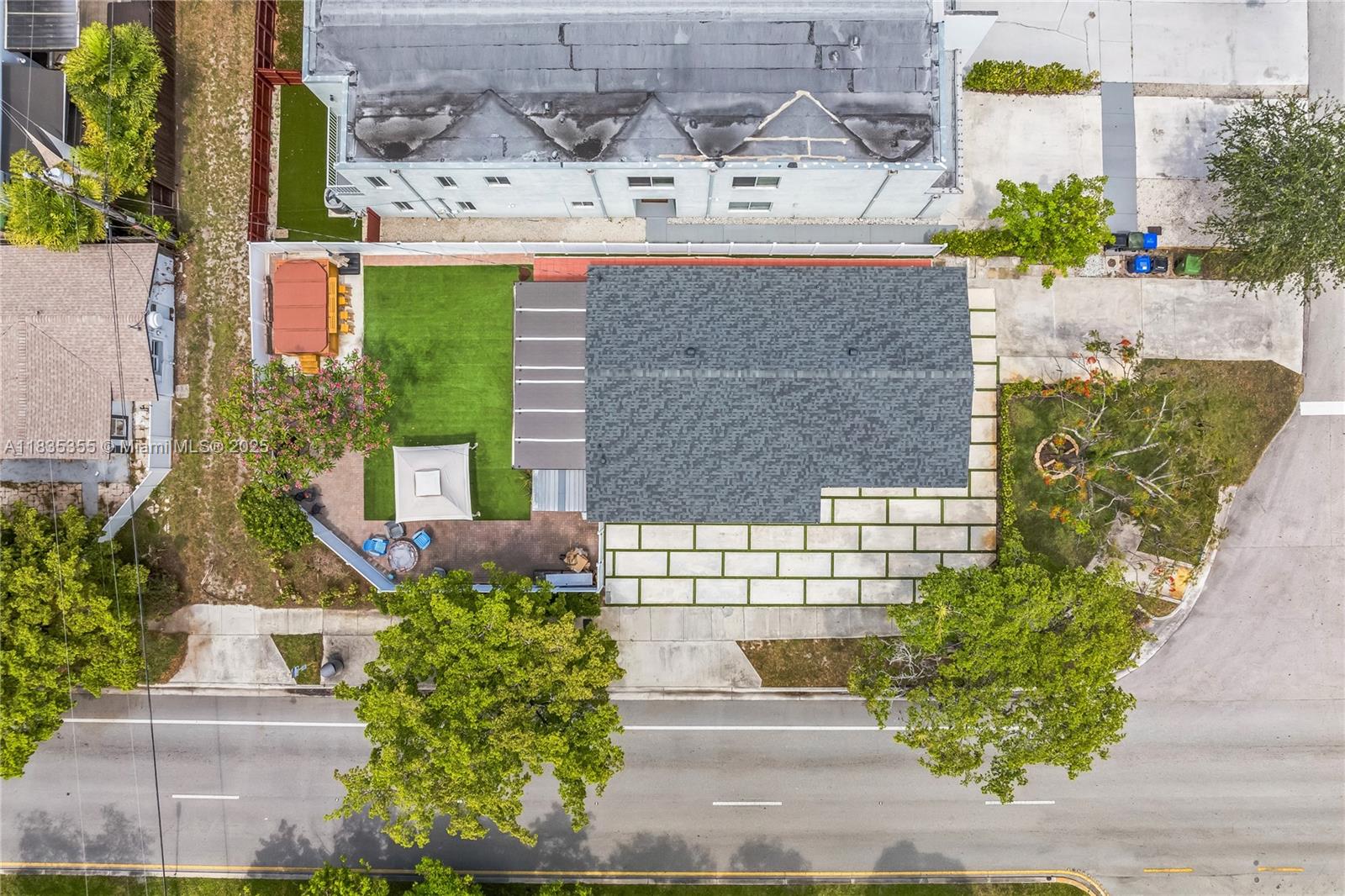 LAUDERDALE - Residential