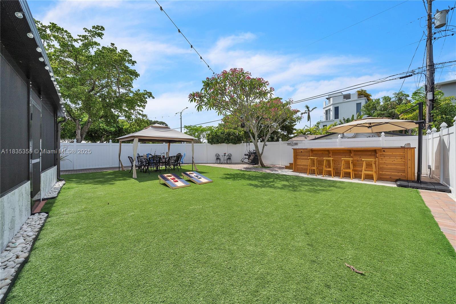 LAUDERDALE - Residential