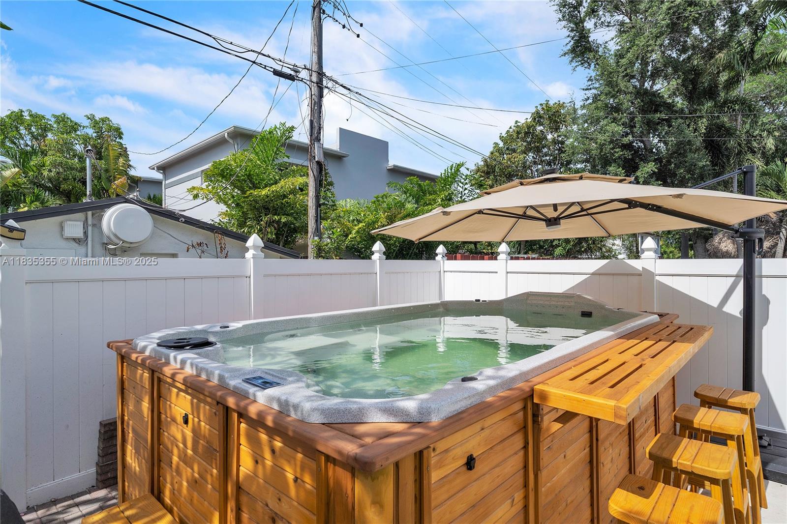 LAUDERDALE - Residential