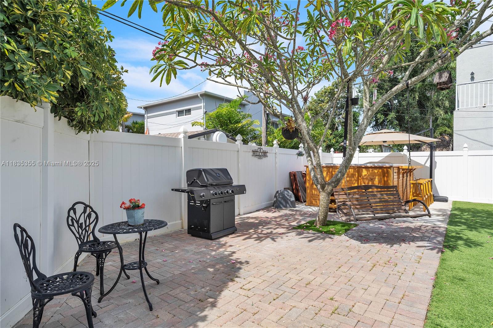 LAUDERDALE - Residential