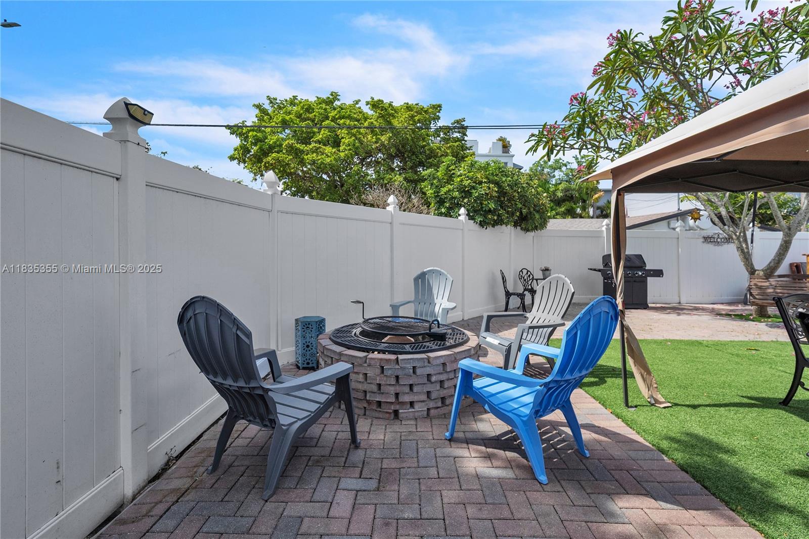 LAUDERDALE - Residential