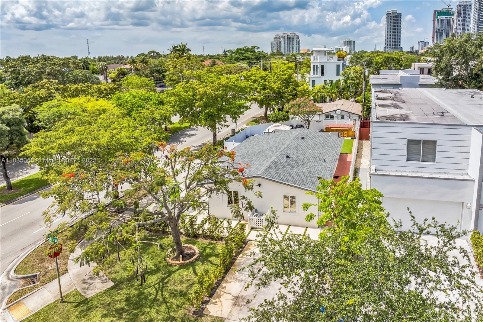 LAUDERDALE - Residential