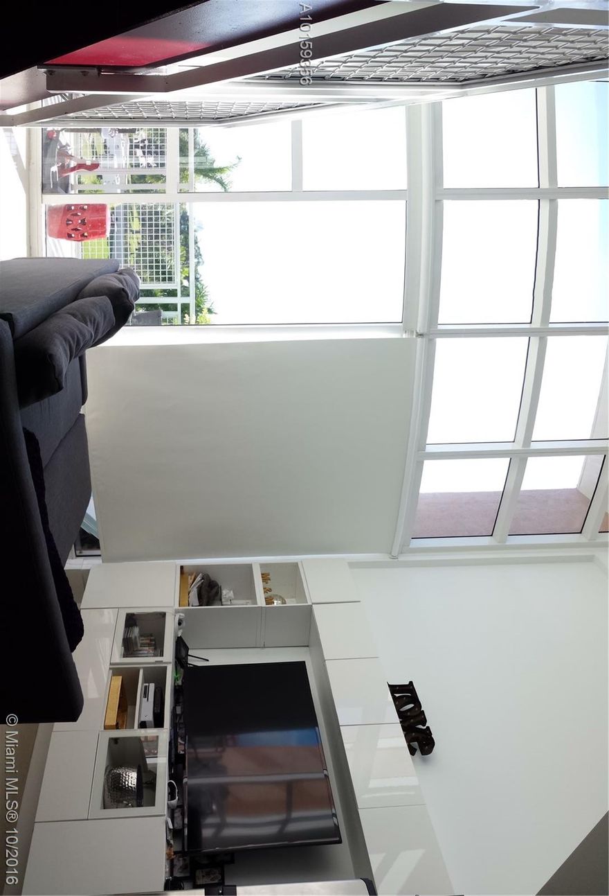 BRIGHT & GORGEOUS BI-LEVEL 1BEDROOM UNIT FACING BISCAYNE BAY & BAYFRONT PARK. 15 FT CEILINGS, UPGRADED PORCELAIN FLOORS DOWNSTAIRS & WOOD UPSTAIRS. NICEST & LARGEST 5-STAR AMENITY DECK IN THE ZONE INCLUDING 4 POOLS, HOT TUB, POOL BAR, SPA, BUSINESS CENTER & THEATER. BEST CENTRAL LOCATION IN DOWNTOWN & ACCESS TO THE EASIEST ROUTES TO AVOID TRAFFIC. WALK-SCORE 10 OUT OF 10! METRO-MOVER STATION ON SAME BLOCK. BAYSIDE MALL, AA ARENA, PARKS & MUSEUMS JUST STEPS AWAY. BASIC CABLE & EXTRA STORAGE UNIT INCLUDED!