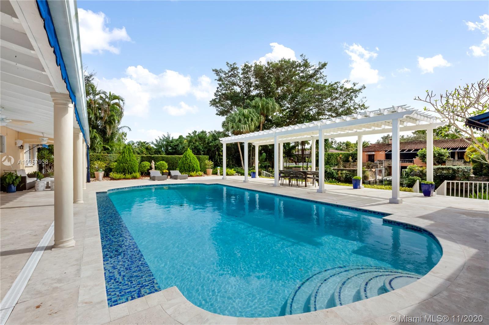 CORAL GABLES RIVIERA SEC - Residential