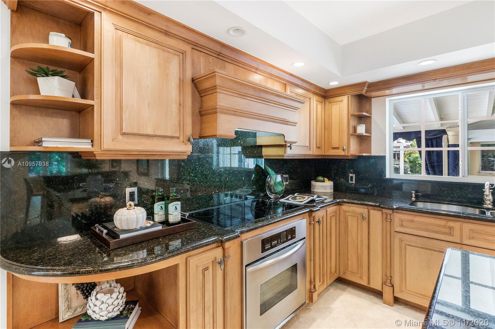 CORAL GABLES RIVIERA SEC - Residential