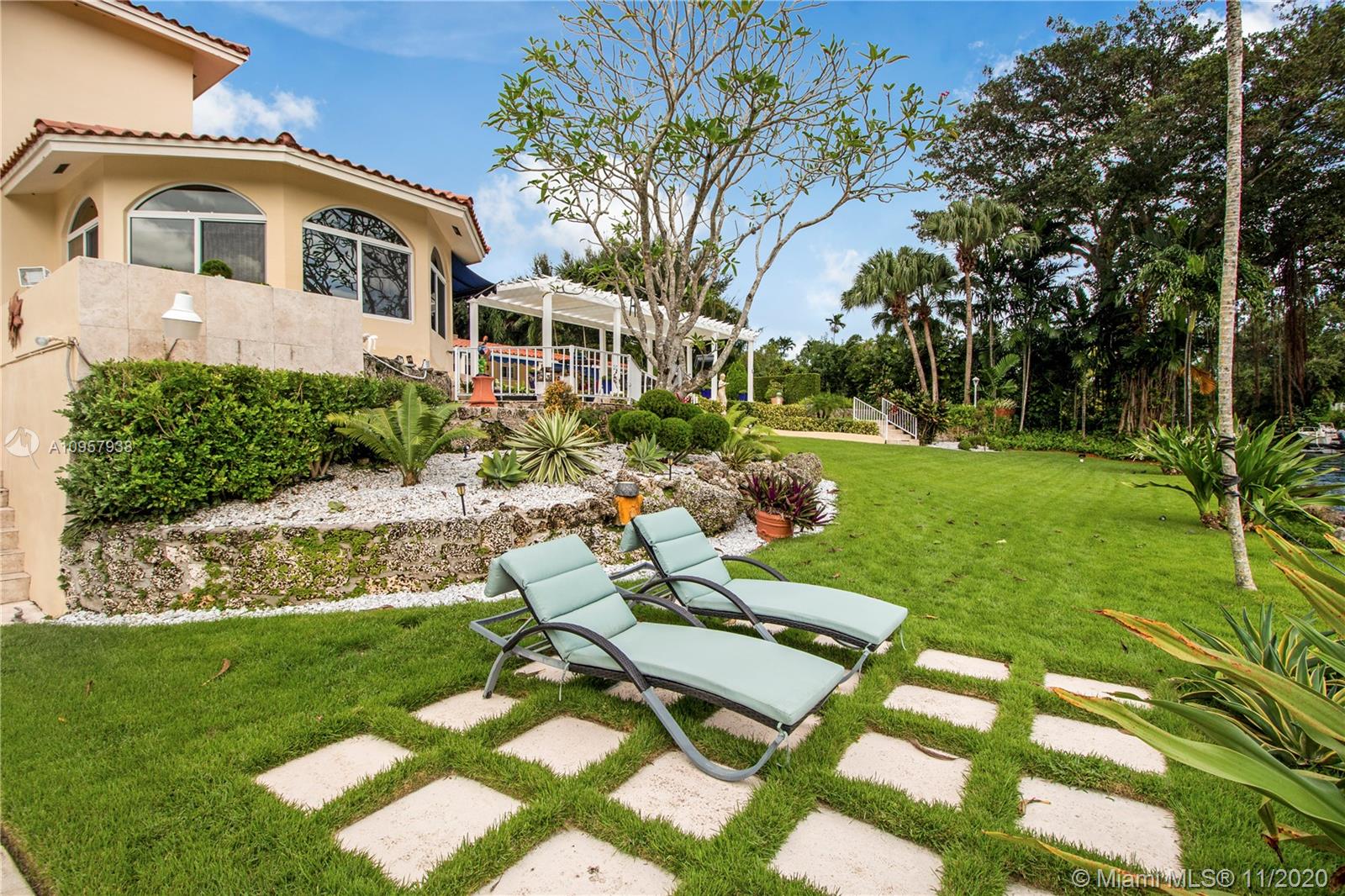 CORAL GABLES RIVIERA SEC - Residential