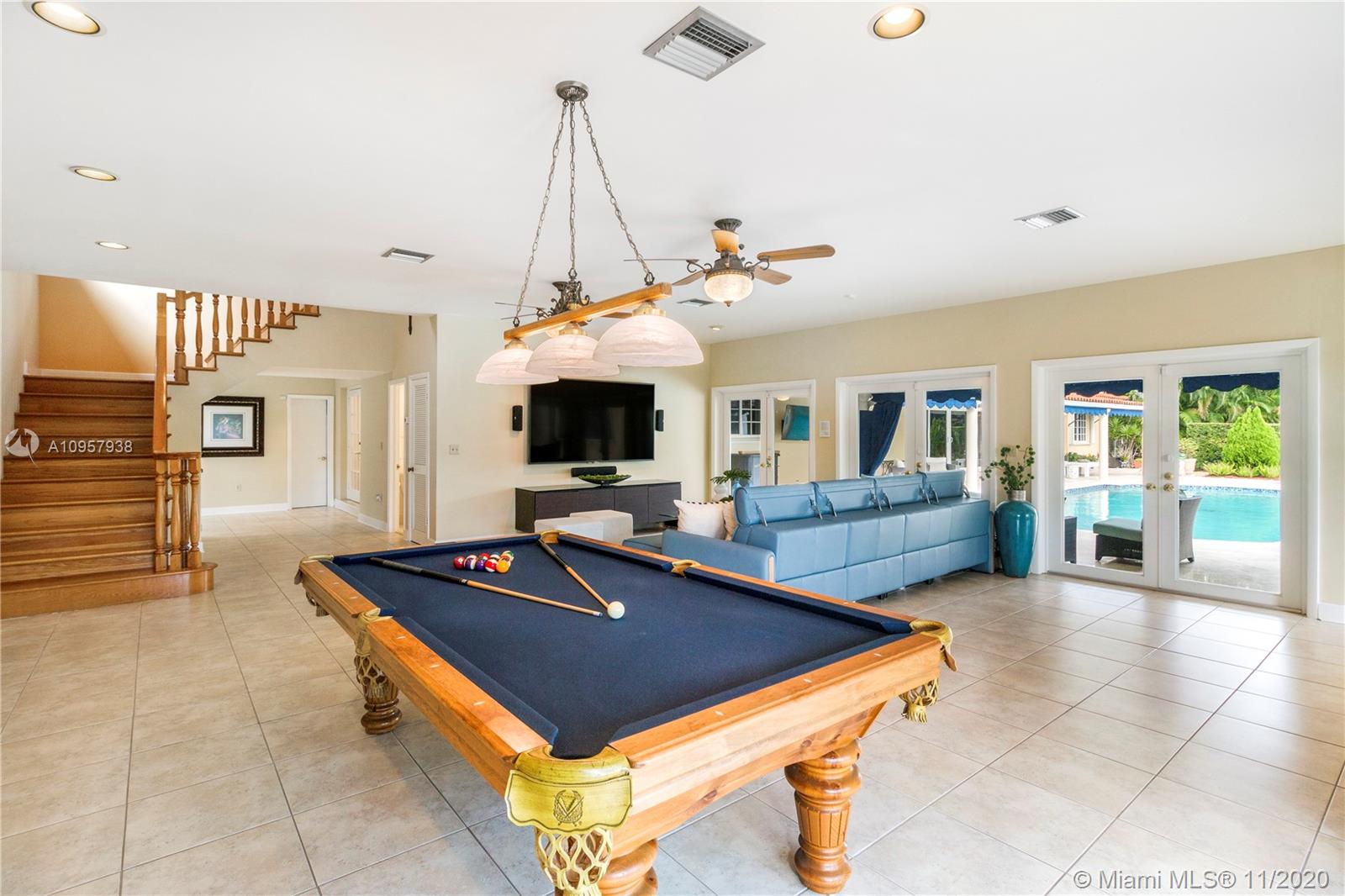 CORAL GABLES RIVIERA SEC - Residential