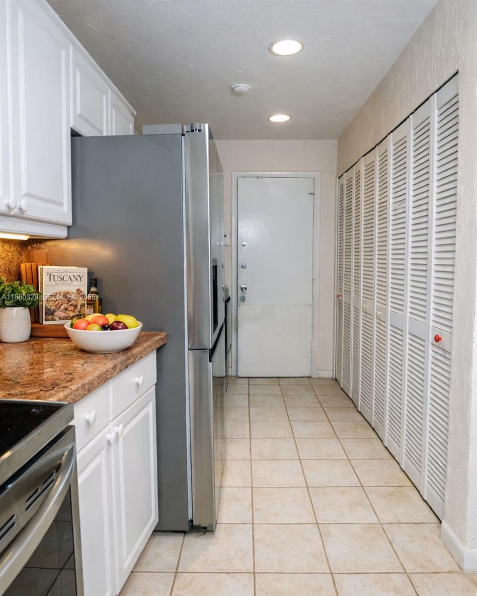 TOWNHOUSES OF EMERALD HIL - Residential