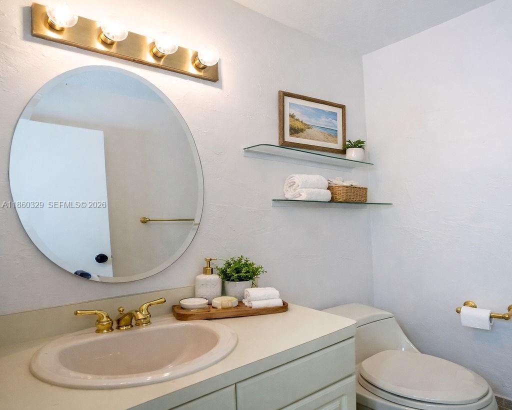 TOWNHOUSES OF EMERALD HIL - Residential