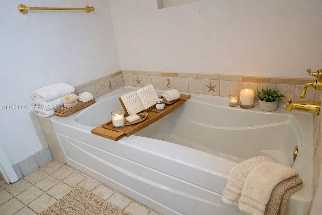 TOWNHOUSES OF EMERALD HIL - Residential