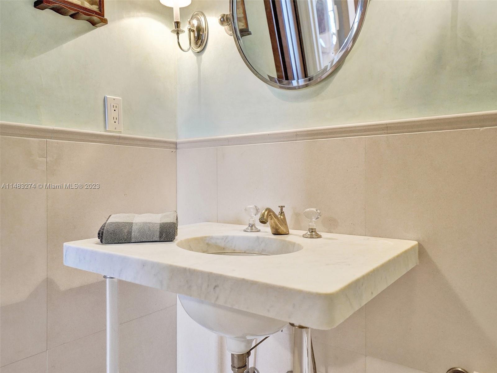 NINE ISLAND AVENUE CONDO - Residential