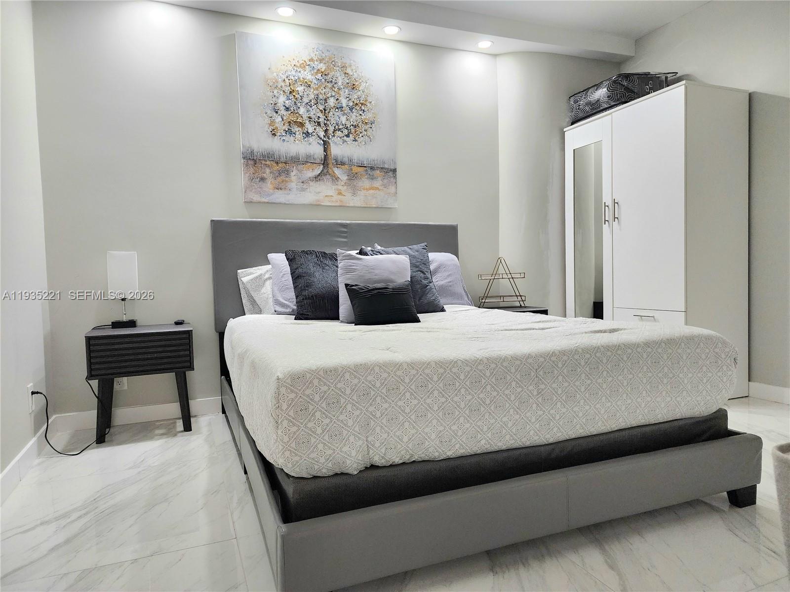 SEA AIR TOWERS CONDO - Residential